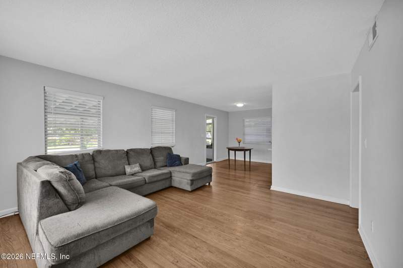 3 bedroom Single Family Residence at 3903 Via De La Reina, San Jose Replat, Jacksonville — photo 5