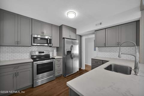 3903 Via De La Reina, Jacksonville FL - photo 11 of 36