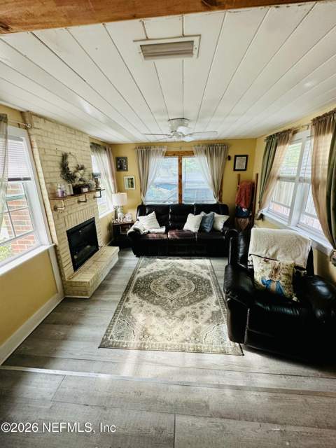 9049 Jackson Avenue, Jacksonville FL - photo 10 of 41
