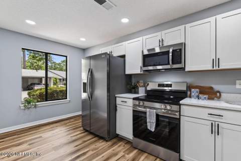 7623 Baymeadows Circle #2042, Jacksonville FL - photo 15 of 72