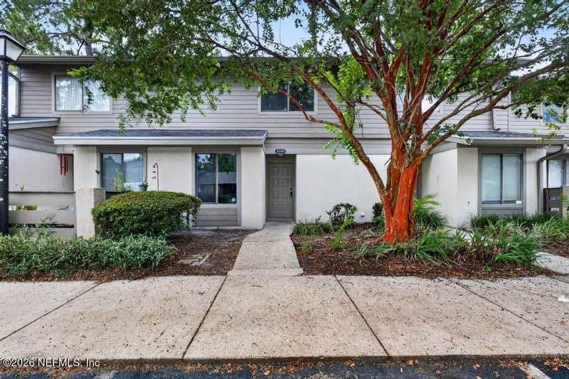 2 bedroom Condominium at 7623 Baymeadows Circle #2042, Village Green At Baymeadows, Jacksonville — photo 2