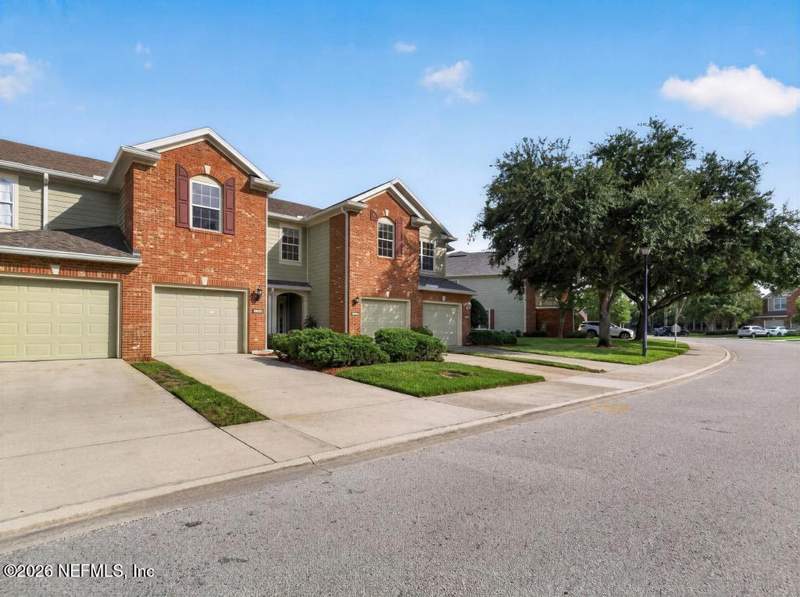 3 bedroom Townhouse at 6966 Roundleaf Drive, Greenbrier At Bartram Park, Jacksonville — photo 5