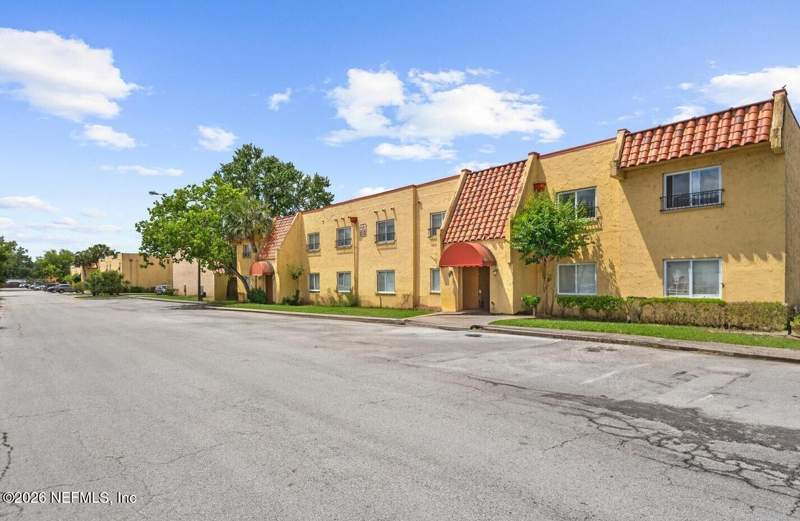 2 bedroom Condominium at 6552 La Mirada Drive, The Colony At San Jose, Jacksonville — photo 5