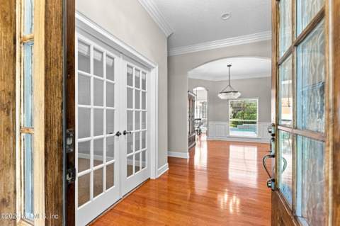 1304 Honeysuckle Drive, Jacksonville FL - photo 6 of 36