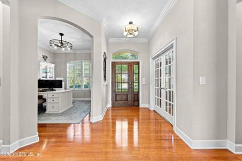 1304 Honeysuckle Drive, Jacksonville FL - photo 7 of 36