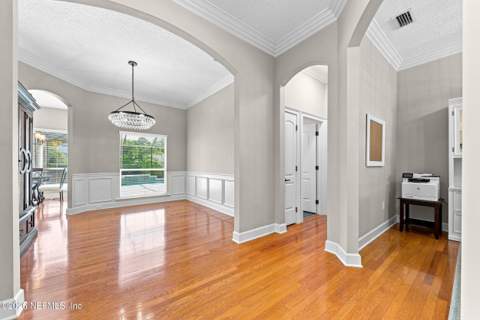 1304 Honeysuckle Drive, Jacksonville FL - photo 10 of 36