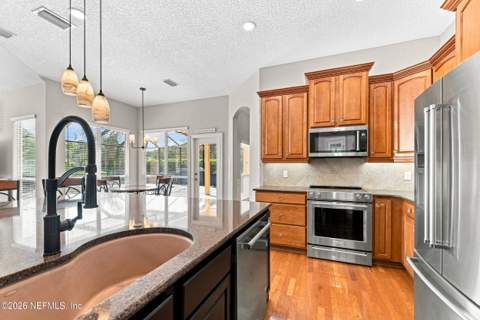 1304 Honeysuckle Drive, Jacksonville FL - photo 16 of 36