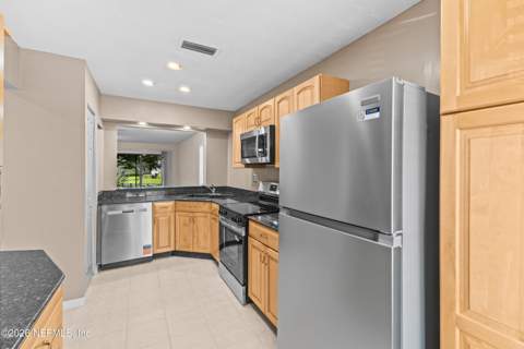 7701 Baymeadows Circle #1085, Jacksonville FL - photo 15 of 42