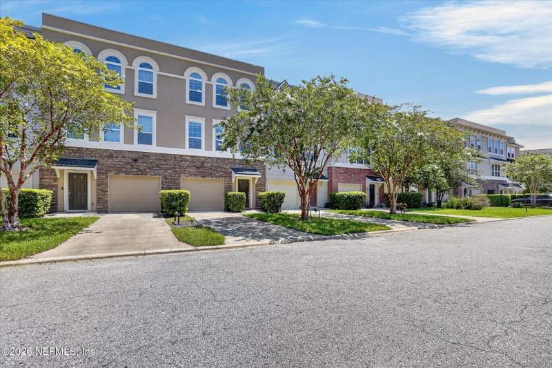 3 bedroom Townhouse at 4421 Ellipse Drive, Georgetown Townhomes, Jacksonville — photo 2