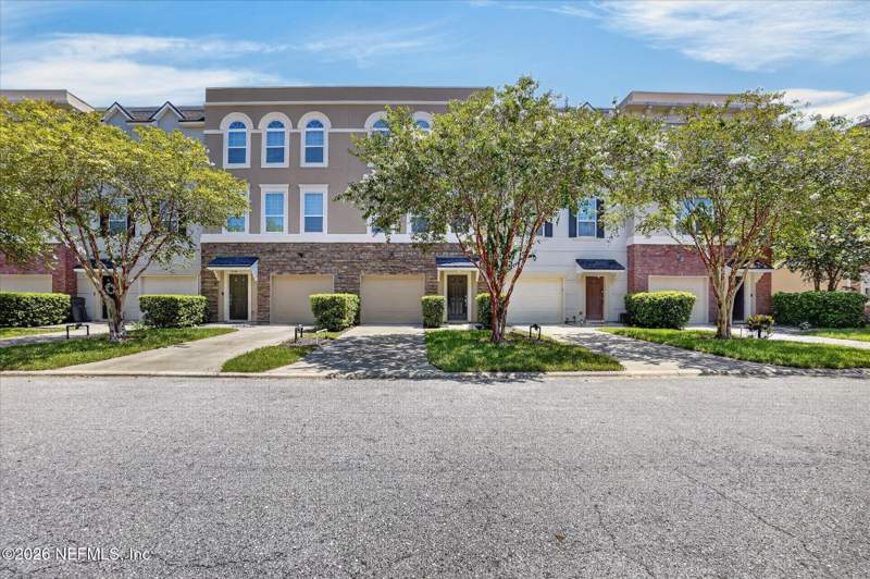 3 bedroom Townhouse at 4421 Ellipse Drive, Georgetown Townhomes, Jacksonville — photo 3