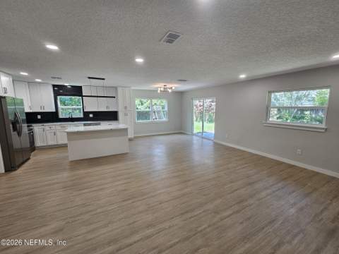 7738 Rondeau Drive, Jacksonville FL - photo 10 of 34