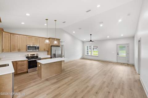 114 W Camelot Drive, Palatka FL - photo 10 of 36