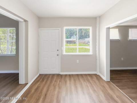 2942 Christopher Road, Jacksonville FL - photo 12 of 38