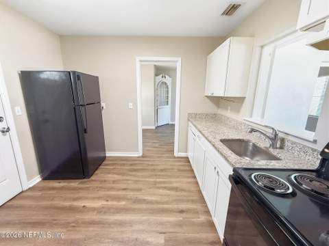 2942 Christopher Road, Jacksonville FL - photo 17 of 38