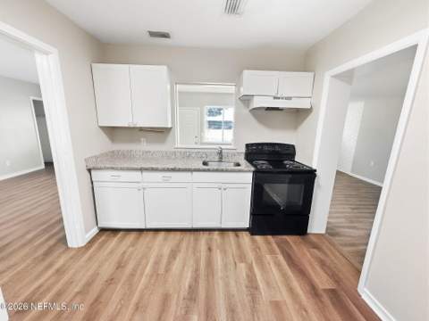 2942 Christopher Road, Jacksonville FL - photo 18 of 38