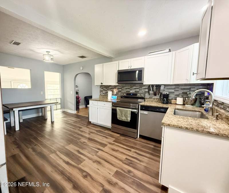 3 bedroom Single Family Residence at 169 Center Street, Baldwin, Baldwin — photo 5