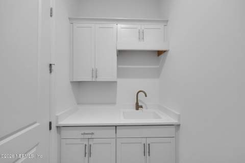 12097 Mariposa Avenue, Jacksonville FL - photo 14 of 53