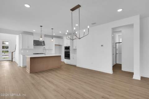 12013 Mariposa Avenue, Jacksonville FL - photo 18 of 54