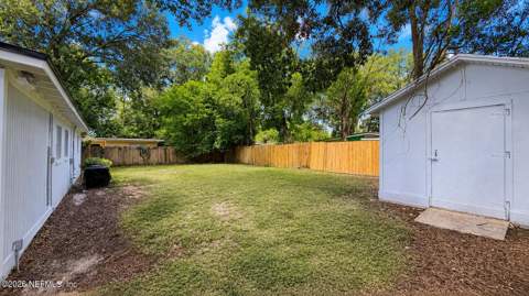 2219 Monteau Drive, Jacksonville FL - photo 10 of 16