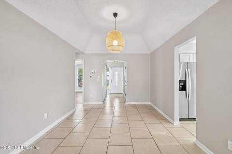 7478 Colony Cove Lane, Jacksonville FL - photo 6 of 47