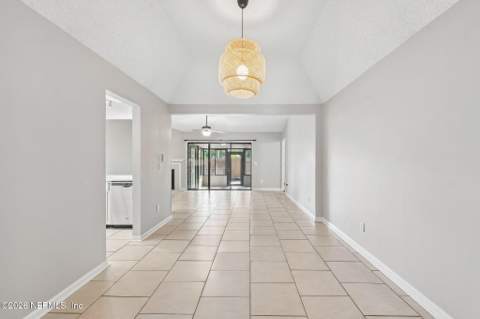 7478 Colony Cove Lane, Jacksonville FL - photo 9 of 47
