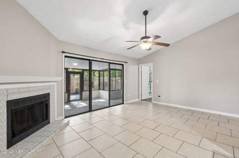 7478 Colony Cove Lane, Jacksonville FL - photo 11 of 47