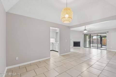 7478 Colony Cove Lane, Jacksonville FL - photo 14 of 47