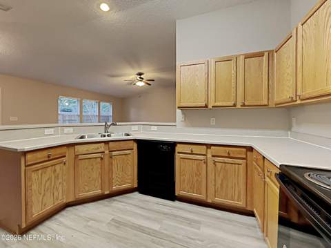 1378 Summit Oaks Drive, Jacksonville FL - photo 8 of 23
