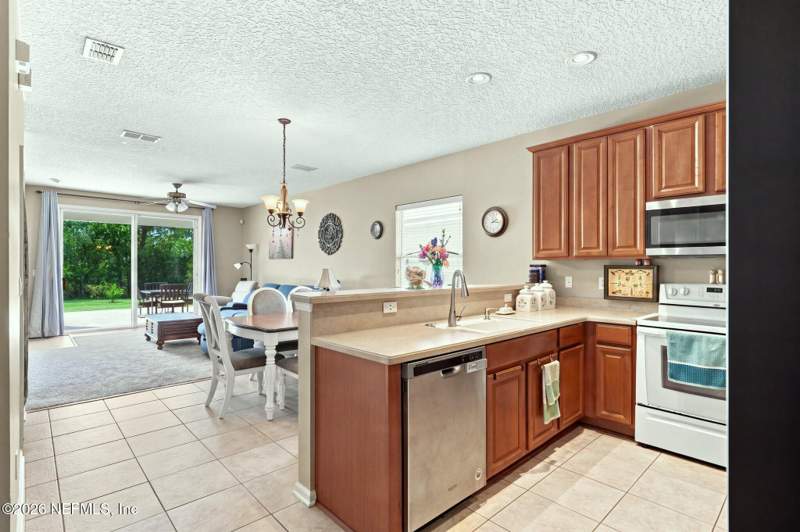 4 bedroom Single Family Residence at 14769 Falling Waters Drive, Bartram Springs, Jacksonville — photo 2