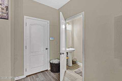 1311 Salt Ridge Avenue, Jacksonville FL - photo 8 of 19