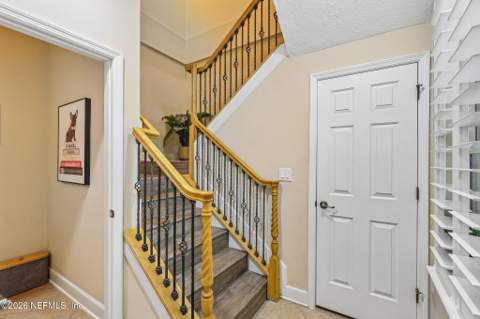 6130 Clearsky Drive, Jacksonville FL - photo 8 of 44