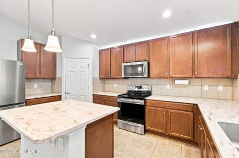 9592 Abby Glen Circle, Jacksonville FL - photo 11 of 71