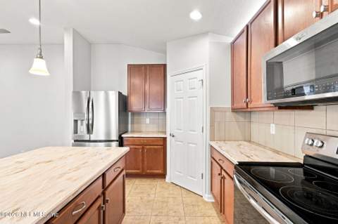 9592 Abby Glen Circle, Jacksonville FL - photo 17 of 71