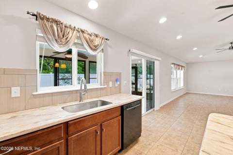 9592 Abby Glen Circle, Jacksonville FL - photo 23 of 71