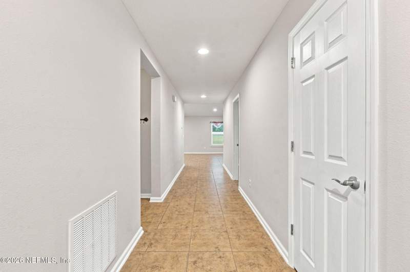 3 bedroom Single Family Residence at 9592 Abby Glen Circle, Abby Glen, Jacksonville — photo 5