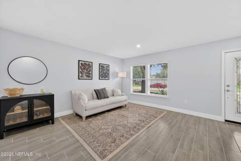 2438 Tyson Lake Drive, Jacksonville FL - photo 8 of 60