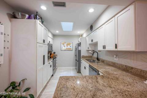 10413 Big Tree Circle, Jacksonville FL - photo 19 of 45