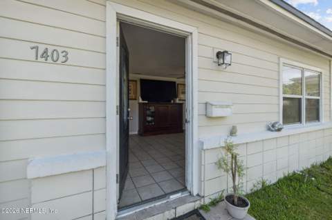 7403 Roslyn Road, Jacksonville FL - photo 6 of 29