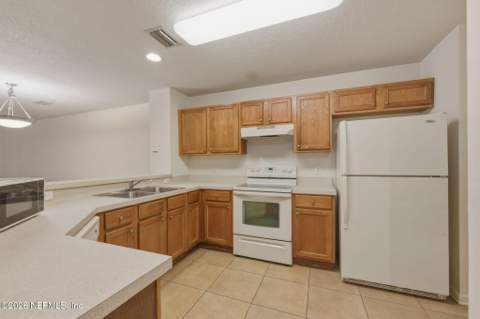 8550 Argyle Business Loop #805, Jacksonville FL - photo 8 of 33