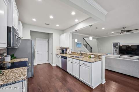 3794 Casitas Drive, Jacksonville FL - photo 12 of 40