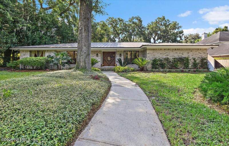 4 bedroom Single Family Residence at 3008 Forest Circle, Beauclerc Point, Jacksonville — photo 3