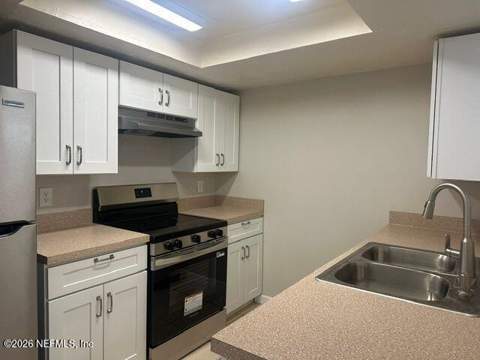 2947 Bayshore Drive, Jacksonville FL - photo 10 of 20