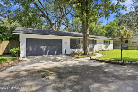 1347 Redbud Lane, Jacksonville FL - photo 6 of 40