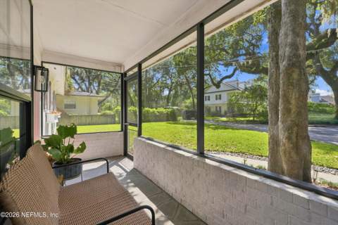 1347 Redbud Lane, Jacksonville FL - photo 8 of 40