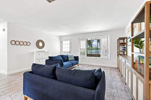 1347 Redbud Lane, Jacksonville FL - photo 11 of 40