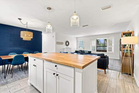 1347 Redbud Lane, Jacksonville FL - photo 15 of 40