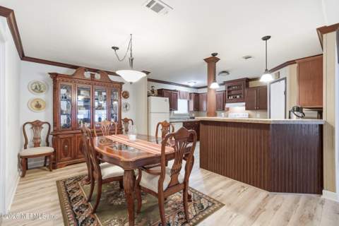 2219 Glen Gardner Drive, Jacksonville FL - photo 8 of 36