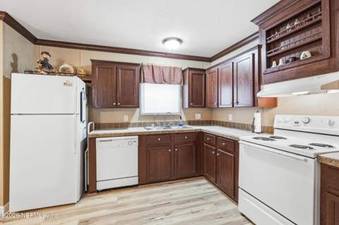 2219 Glen Gardner Drive, Jacksonville FL - photo 13 of 36
