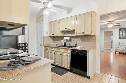 5495 Forrest Drive, Orange Park FL - photo 9 of 38