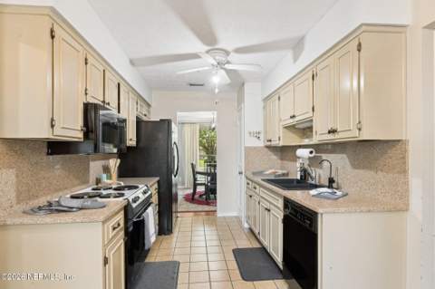 5495 Forrest Drive, Orange Park FL - photo 10 of 38